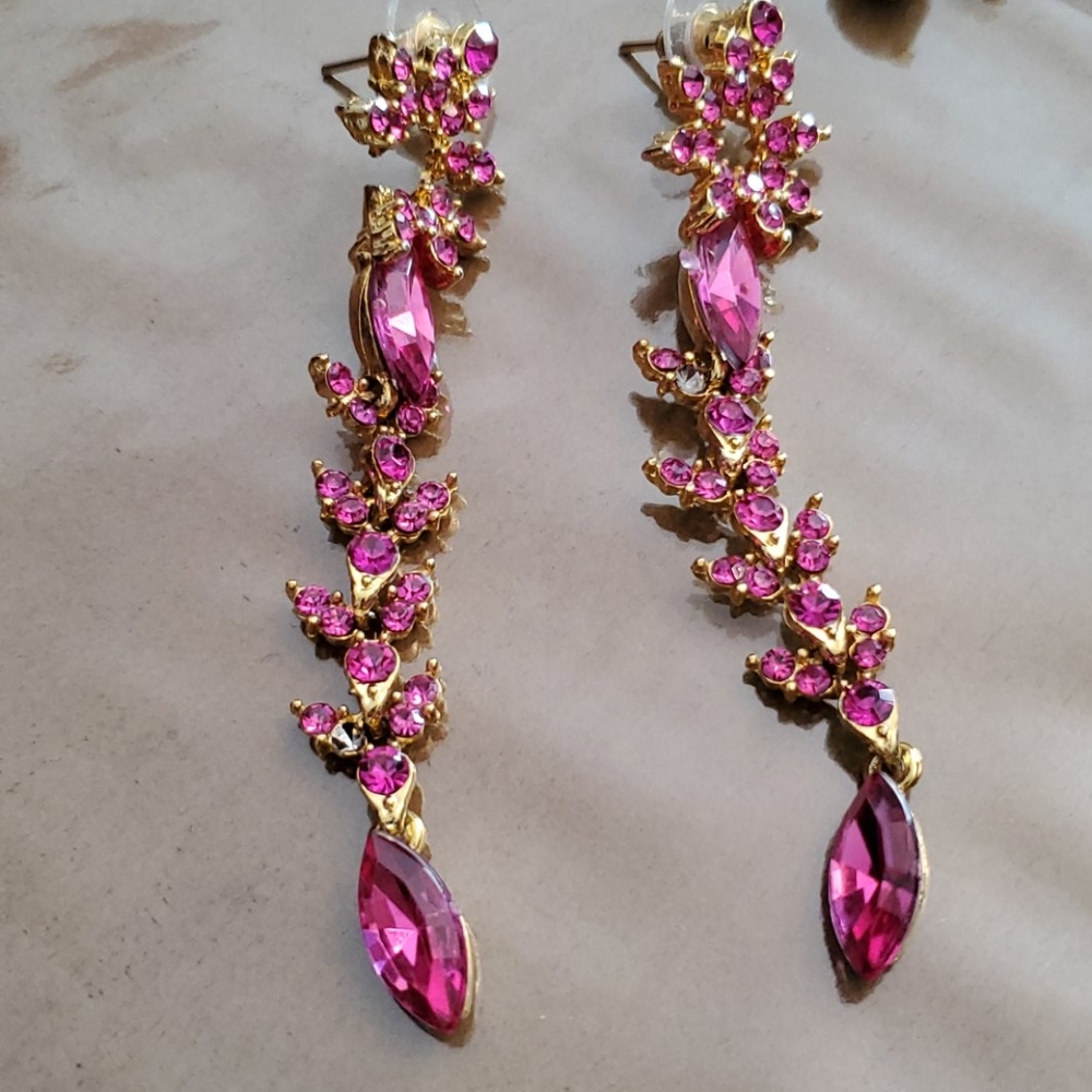 Earrings hot pink